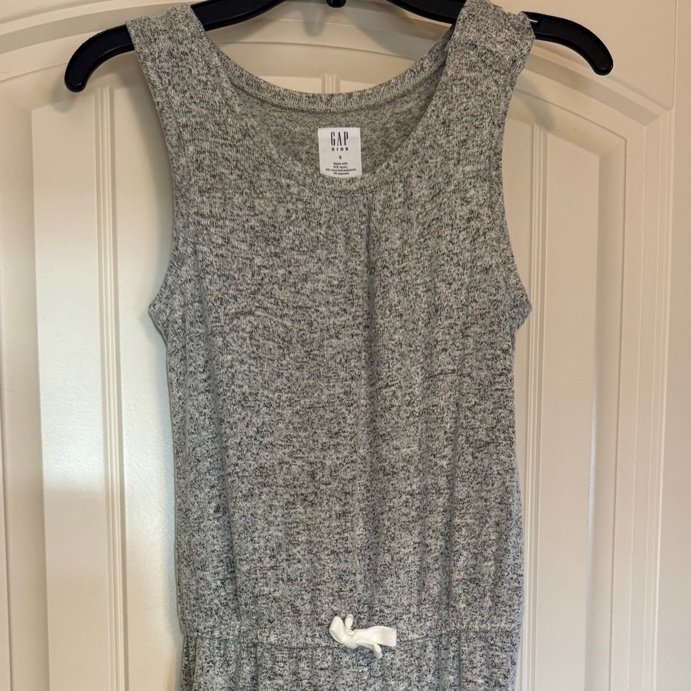 New GAP Kids Gray Knit Jumpsuit Size S (6-7)
